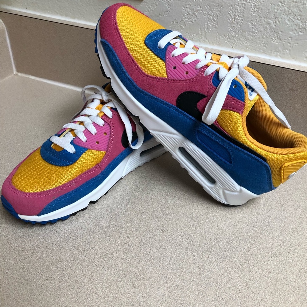 Nike Air Max 90-Woman’s 9.5/Mens 8